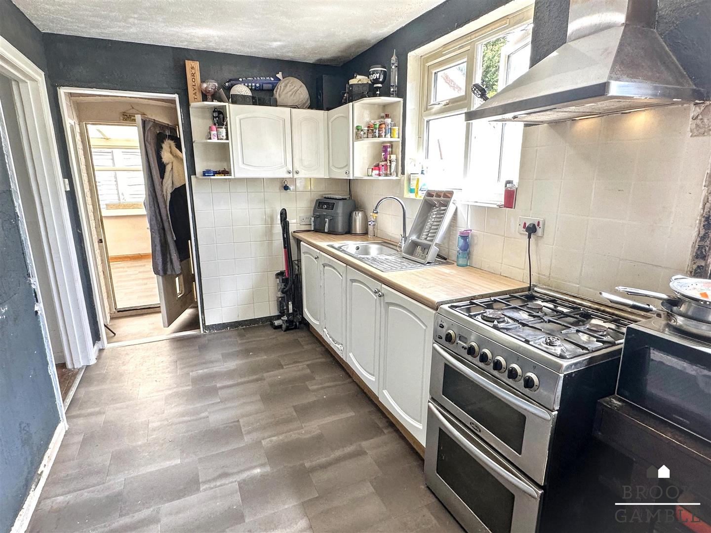 2 Bedroom House. Cavalry Crescent in Eastbourne,  6